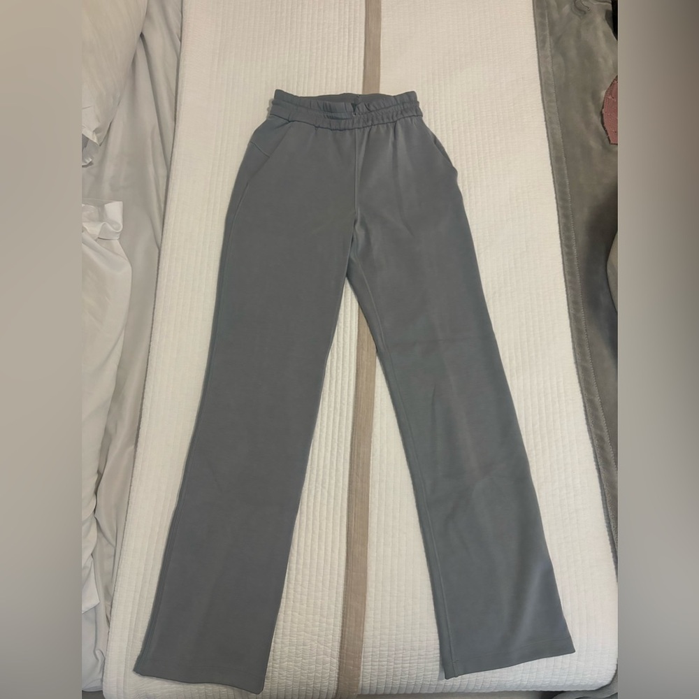 Lululemon Softstreme High-Rise Pant
Regular
